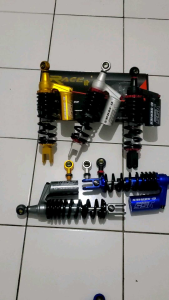 SHOCKBEKER SHOCK SINGLE TABUNG ATAS COPY YSS BLACK SERIES 310MM 330MM METIC PNP VARIO/ BEAT / MIO SPORTY/ MIO J/ MIO Z MIO M3/ FINO / SCOOPY/ SPACY/ GEAR/ XEON / MIO GT / NEX/ SPIN/ MIO GT / SOUL GT DLL UNIVERSAL