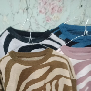 Zebra crop blouse l sweater blouse crop zebra knite premium l zebra crop sweater rajut wanita