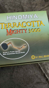 Reel Hinomiya Terracotta Mighty Power handle