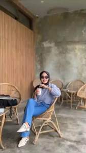 Atasan Wanita Masa Kini / Kemeja Katun Wanita Kekinian