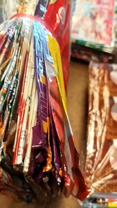 MAINAN Anak Layangan PLASTIK UKURAN 38/1 ikat 100 pcs sudah campur warna