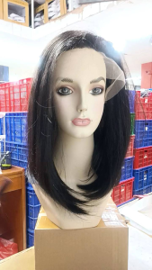 Wig Half Lace VW 9004 Mnt Bob Panjang Free Parting\\n\\n Apa Itu Wig Half Lace VW 9004 Mnt Bob Panjang Free Parting?\\n\\nWig Half Lace VW 9004 Mnt Bob Panjang Free Parting adalah wig dengan desain rambut bob yang panjang dan berbentuk alami. Ini memiliki bagian belakang yang terbuka, sehingga Anda dapat memilih bagian rambut sendiri sesuai keinginan. Produk ini dirancang untuk memberikan penampilan yang alami dan menarik bagi pengguna.\\n\\n Desain Wig Bob & Keunggulan Wig Untuk Gaya Panjang\\n\\nDesain wig bob ini memberikan tampilan yang elegan dan feminin. Rambut bob panjang dapat memberikan kesan lebih muda dan segar. Wig ini juga sangat cocok untuk gaya rambut panjang, yang bisa memberikan penampilan yang lebih anggun dan menawan.\\n\\n Kelebihan Wig Half Lace VW 9004 Mnt Bob Panjang Free Parting\\n\\nWig Half Lace VW 9004 Mnt Bob Panjang Free Parting memiliki beberapa kelebihan, antara lain:\\n\\n- **Kealamiannya:** Desain wig bob panjang ini memberikan penampilan yang alami dan menarik, dengan bagian belakang yang terbuka.\\n- **Kenyamanan:** Wig ini dirancang untuk memberikan kenyamanan maksimal bagi pengguna, dengan bahan yang lembut dan ringan.\\n- **Fleksibilitas:** Anda dapat memilih bagian rambut sendiri sesuai keinginan, sehingga wig ini dapat disesuaikan dengan gaya rambut Anda.\\n\\n Cara Memilih & Menggunakan Wig Half Lace VW 9004 Mnt Bob Panjang Free Parting\\n\\n Tips Memilih Ukuran & Warna Wig\\n\\nUntuk memilih ukuran dan warna wig yang tepat, pertimbangkan hal-hal berikut:\\n\\n- **Ukuran:** Pilih ukuran wig yang sesuai dengan bentuk kepala Anda. Jika Anda tidak yakin, pilih ukuran sedikit lebih besar untuk memastikan wig tersebut pas.\\n- **Warna:** Pilih warna wig yang sesuai dengan warna kulit dan gaya rambut Anda. Jika Anda ingin mencoba warna baru, pilih warna yang sesuai dengan suasana hati Anda.\\n\\n Langkah-langkah Menggunakan Wig Half Lace VW 9004 Mnt Bob Panjang Free Parting\\n\\nBerikut adalah langkah-langkah untuk menggunakan wig ini:\\n\\n1. Siapkan kepala Anda dengan produk penahan rambut, seperti gel atau spray.\n2. Pasangkan wig ke kepala Anda dengan hati-hati, pastikan wig tersebut pas dan nyaman.\n3. Gunakan pin atau lem untuk memperkuat posisi wig.\n4. Rapihkan rambut wig sesuai keinginan Anda.\\n\\n Perawatan & Pemeliharaan Wig Half Lace VW 9004 Mnt Bob Panjang Free Parting\\n\\n Cara Membersihkan & Menyimpan Wig\\n\\nUntuk membersihkan wig, gunakan shampoo khusus wig dan bilas dengan air dingin. Jangan gunakan sampo biasa, karena dapat merusak wig. Setelah dicuci, gantung wig dengan bantuan hanger atau gantungan khusus wig.\\n\\n Cara Mencegah Kerusakan Wig\\n\\nUntuk mencegah kerusakan wig, hindari penggunaan alat styling rambut yang panas, seperti curling iron atau straightener. Juga, hindari paparan sinar matahari langsung, karena dapat merusak warna wig.\\n\\n Kesimpulan\\n\\nMenggunakan wig Half Lace VW 9004 Mnt Bob Panjang Free Parting dapat memberikan penampilan yang alami dan menarik, dengan kenyamanan maksimal bagi pengguna. Dengan memilih ukuran dan warna yang tepat, serta merawat wig dengan baik, Anda dapat menikmati penampilan yang sempurna dengan wig ini.\"\n}