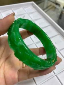 กำไลหยกจักรพรรดิ แกะสลัก ขนาด 67.5