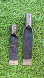 เสียมลิ่ม เสียมแบนเมืองเลย ใช้ขุดหน่อไม้   มี 2 ขนาด ทำจากเหล็กแหนบแท้ ใช้ขุดหน่อไม้ สับหน่อไม้ ขุดดิน