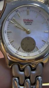 Đồng hồ nam hiệu WILSON QUARTZsize 36mmchạy 25kim(kim rốn)mặt khảm traivỏ kim loại mạ thépdây thép không gỉ xương cá dài 17cm Khóa zinđáy xoáy chống nước 10BARhình thức sản phẩm còn đẹp có vài vết xước nhẹ không đáng kể