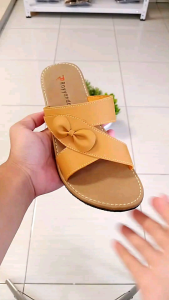 Sandal Slop Wanita Kekinian Cantik Sol Karet Anti Slip Sandal Flat Sandal Wanita Korean Style Rayyanda
