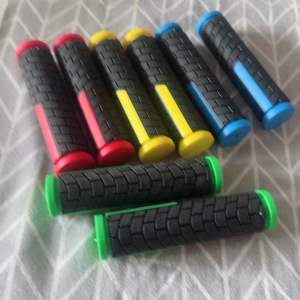 ( HANDVAT SZ-059A DUAL TONE ) Nyaman Empuk Handgrip Hand Grip Pegangan Karet Stang Sepeda MTB Seli