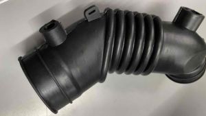 Engine Rubber Cleaner Air intake hose Toyota Hi-Lux ‘05-06 / Innova / Fortuner 2.5 [17881-0L080]