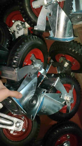 Bộ 4 Bánh Cao Su 200 Đỏ 2 Quay 2 Khoá