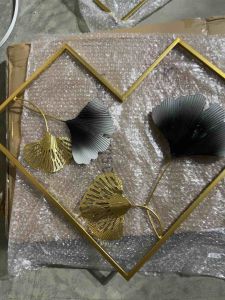 3pcs Modern Light Luxury Style Ginkgo Leaf Wall Decoration The Sofa Background Wall In The Living Room Features Iron Art Hanging Pieces For The Display Of Three Paintings