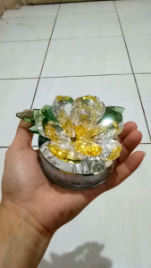 Pajangan Ornament Hiasan Bunga Rose Daun Crystal Daimond Premium Putih Kuning