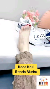 ITLOVE - Kaos Kaki Renda Lace Warm Socks Import Bahan Bludru Tebal Hangat Lembut Anti Licin Kaus Kaki Traveling Bentuk Sepatu