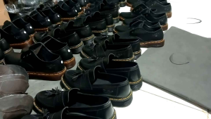 Sepatu Dokmart3hol Pria & Wanita: Desain Unisek yang Berkualitas