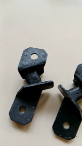 DUDUKAN FILTER UDARA ATAS KIRI KANAN  MITSUBISHI CANTER