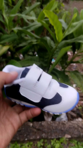 khainuna sepatu prewalker anak bunyi size 22-25 anak 1-3 tahun
