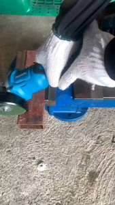 หินเจียรแบต MAKITA 399V ขนาด 4 นิ้ว พิเศษ 2 ก้อน ราคาพร้อมกระเป๋าจัดเก็บอย่างดี สะดวกต่อการพกพา