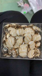 5 nút kiểu vân gỗ.