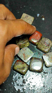 Natural Dragon Bloodstone Irregular Cube Gravel
