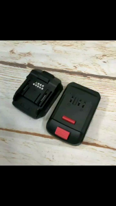 SV Đế chuyển pin Makita và pin Devon 20V qua lại nhau