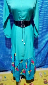 LONGDRESS GAMIS HIJAU TOSCA 458\\n\\n Desain Gamis Elegan & Modern\\n\\nDalam dunia fashion, desain gamis elegan dan modern telah menjadi pilihan favorit bagi banyak wanita. Desain ini tidak hanya menekankan pada penampilan yang anggun, tetapi juga fokus pada kenyamanan dan fleksibilitas dalam berpakaian. Salah satu contoh desain gamis yang menggabungkan elegan dan modern adalah Longdress Gamis Hijau Tosca 458.\\n\\n Pilihan Bahan Nyaman untuk Gamis\\n\\nPilihan bahan yang tepat sangat penting dalam menciptakan gamis yang nyaman dan modis. Beberapa bahan populer untuk gamis hijab antara lain katun, sutra, dan polyster. Longdress Gamis Hijau Tosca 458 menggunakan bahan katun yang lembut dan nyaman untuk digunakan sehari-hari.\\n\\n Variasi Ukuran Gamis yang Sesuai\\n\\nVariasi ukuran gamis sangat penting agar setiap wanita dapat menemukan pakaian yang pas dan nyaman. Longdress Gamis Hijau Tosca 458 tersedia dalam berbagai ukuran, mulai dari S hingga XL, sehingga memudahkan Anda menemukan ukuran yang sesuai dengan tubuh Anda.\\n\\n Pakaian Hijab Nyaman & Modis\\n\\nMencari pakaian hijab yang nyaman dan modis tidak perlu sulit. Beberapa tips berikut dapat membantu Anda menemukan pakaian hijab yang tepat:\\n\\n Tips Memilih Pakaian Hijab yang Nyaman\\n\\n1. Pilih bahan yang lembut dan tidak panas, seperti katun atau sutra.\\n2. Pilih model yang longgar dan tidak terlalu ketat.\\n3. Jangan lupa mempertimbangkan tingkat kenyamanan saat bergerak.\\n\\n Menggabungkan Modis dengan Ketenangan dalam Pakaian Hijab\\n\\nMenggabungkan penampilan modis dengan ketenangan adalah tantangan bagi banyak wanita Muslimah. Namun, hal ini dapat dicapai dengan memilih desain gamis yang modern dan elegan seperti Longdress Gamis Hijau Tosca 458.\\n\\n Longdress Gamis Wanita & Dress Gamis Eksklusif\\n\\nLongdress Gamis Hijau Tosca 458 adalah contoh sempurna dari pakaian hijab eksklusif yang menggabungkan kenyamanan dan penampilan modis.\\n\\n Menciptakan Penampilan Eksklusif dengan Longdress Gamis\\n\\nLongdress Gamis Hijau Tosca 458 dirancang dengan detail yang rapi dan presisi, memberikan kesan mewah dan eksklusif. Warna hijau tosca yang cerah membuat gamis ini menjadi pilihan yang tepat untuk berbagai acara.\\n\\n Mengenali Kelebihan dari Longdress Gamis Wanita\\n\\nKelebihan Longdress Gamis Hijau Tosca 458 antara lain:\\n- Desain yang modern dan elegan\\n- Bahan yang lembut dan nyaman\\n- Tersedia dalam berbagai ukuran\\n- Warna hijau tosca yang cerah dan menarik\\n\\nLongdress Gamis Hijau Tosca 458 adalah pilihan sempurna bagi wanita Muslimah yang mencari pakaian hijab yang nyaman, modis, dan eksklusif.\n}