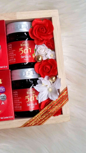 แบรนด์ ** วีต้าวิตามินเอเบอร์รี่ 4ขวด **กระเช้าประดับดอกไม้ประดิษฐ์ **gift set ของขวัญ ปีใหม่