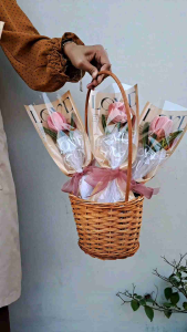 Buket Bunga Tulip Bulu Mercy: Pilihan Terbaik untuk Pesta dan Pengantin