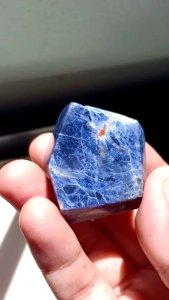 โซดาไลต์| Sodalite 🌈 หินขัดมัน สีน้ำเงิน หินธรรมชาติ น้ำหนัก 36 กรัม - Crystal Z