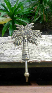 Kapstok Kuningan Antik Gantungan Baju Motif Pohon Kelapa 1 Pcs