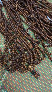 Chuỗi hạt gỗ bách xanh chìm 6mm và 8mm chuẩn xịn.