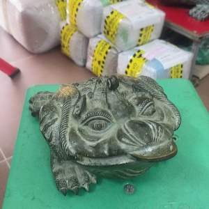 Thiềm thừ lớn(cóc 3 chân đồ đồng linh vật phong thuỷ)