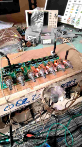Crossover Aktif 4 Way Sistem State Variable Frekuensi Sub Rendah Halus