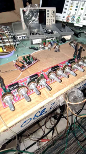 Equalizer Parametrik 10 Pot Chanel 3 band frekuensi 3 bandwidth Q 3 GAIN FREKUENSI 1 GAIN INPUT