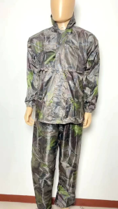 Jas Hujan Setelan Loreng Perbakin: Mantel Hujan Praktis