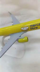 Mercado Libre Boeing737 Diecast Aircraft Model with Landing Gear Collectible Aviation Toy 19 cm Detailed Diecast Material
