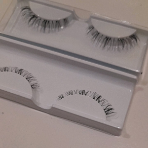 Bulu Mata Bawah Artisan Lusinan 12 Pasang + tutup mika