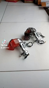 LAMPU SEIN PALU KOTAK BOHLAM RETENG PALU KOTAK BOHLAM MIKA KUNING BENING DAN SMOKE SEPASANG SET MANISAN CB ALUMUNIUM