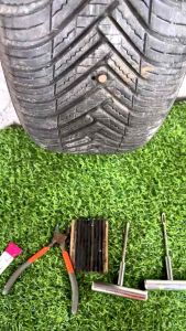 Bộ vá bánh xe lốp không ruột 2 cho xe hơi ô tô xe máy