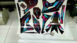 Desain Grafis Simple untuk Decal Full Body Motor Honda CRF & Stiker Variasi