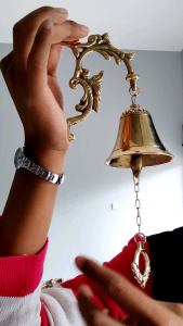 Bel Lonceng Pintu Motif Ukir / Lonceng Pintu Ukir warna Gold Brass Kuningan