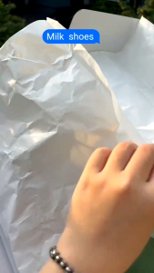Milk shoes- Dép Kẹp Nữ Mũi Táo Kẹp Dây Đá Kết Hợp Quai Meca Ngang 3 Bông Hoa 4 Cánh Đá Sáng Lấp Lánh Đế Chống Trơn Trượt.