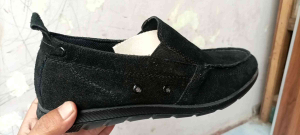 sepatu pria sueede slip-on