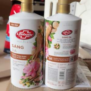 Sữa tắm Lifebuoy hoa sen 800g làm sạch sâu vi khuẩn và tế bào chết hàng mới giá mới