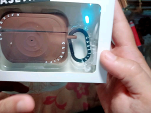 Casetify earphone sudah termaksud Casing Coklat - Pelindung Telepon Selular