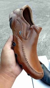 Sepatu kulit pria/casual/kantor/trend/terbaru/terlaris