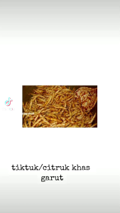 Tiktuk Kiloan: Snack Pedas Gurih Daun Jeruk