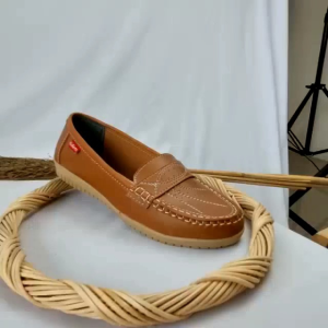 Sepatu Wanita Flatshoes: Sepatu Slip Kulit Sintetis Termurah