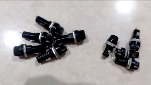 Tempat Fuse Sekring Holder Besar Kecil / Tempat Sikring Holder