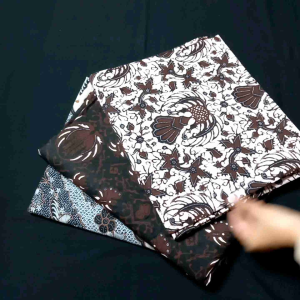 Kain Panjang Batik Motif Gringsing Untuk Akad Nikah Pengantin