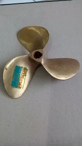 Baling Baling Perahu 3 Daun D9 As ¾ Kuningan