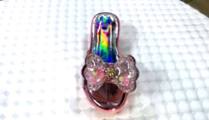 Dép Đế Cánh Cụt In Hình Elsa Dạ Quang Nơ Kẹo